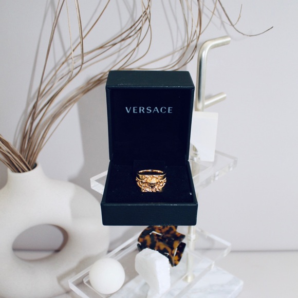 VERSACE Gold Western Barocco Signet Ring - Picture 6 of 9